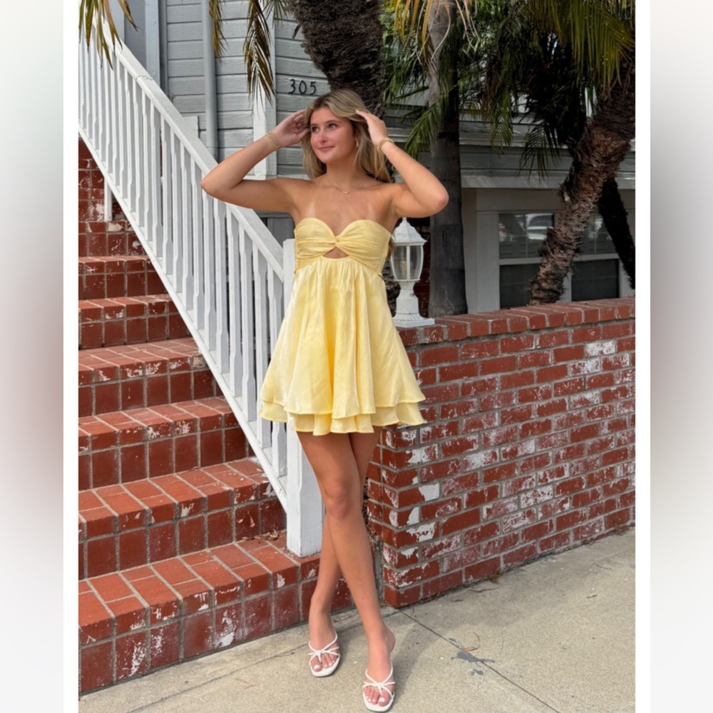Elegant Yellow Strapless Dress